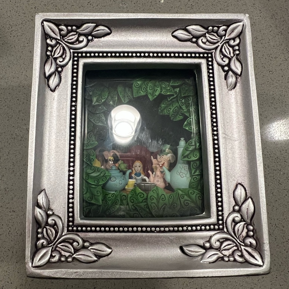 Olszewski Disney Showcase Mad tea party 
With box